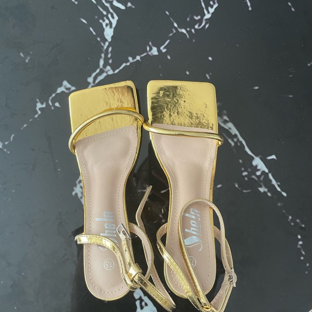 Gold sandals - Picture 4 of 4